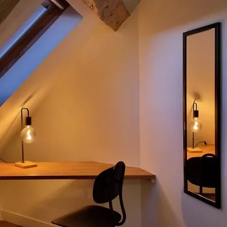 2 Pièces, 1 Appartement *